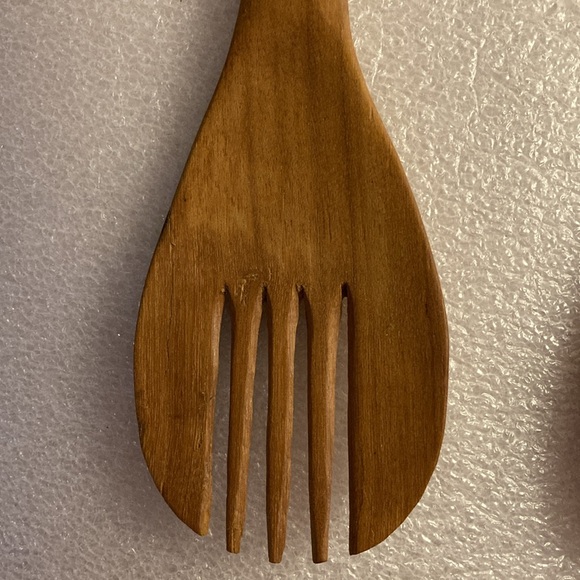 Vintage Hand Carved Wooden Elephant Spoon And Fork Salad Tossing Utensil Set - Picture 5 of 7